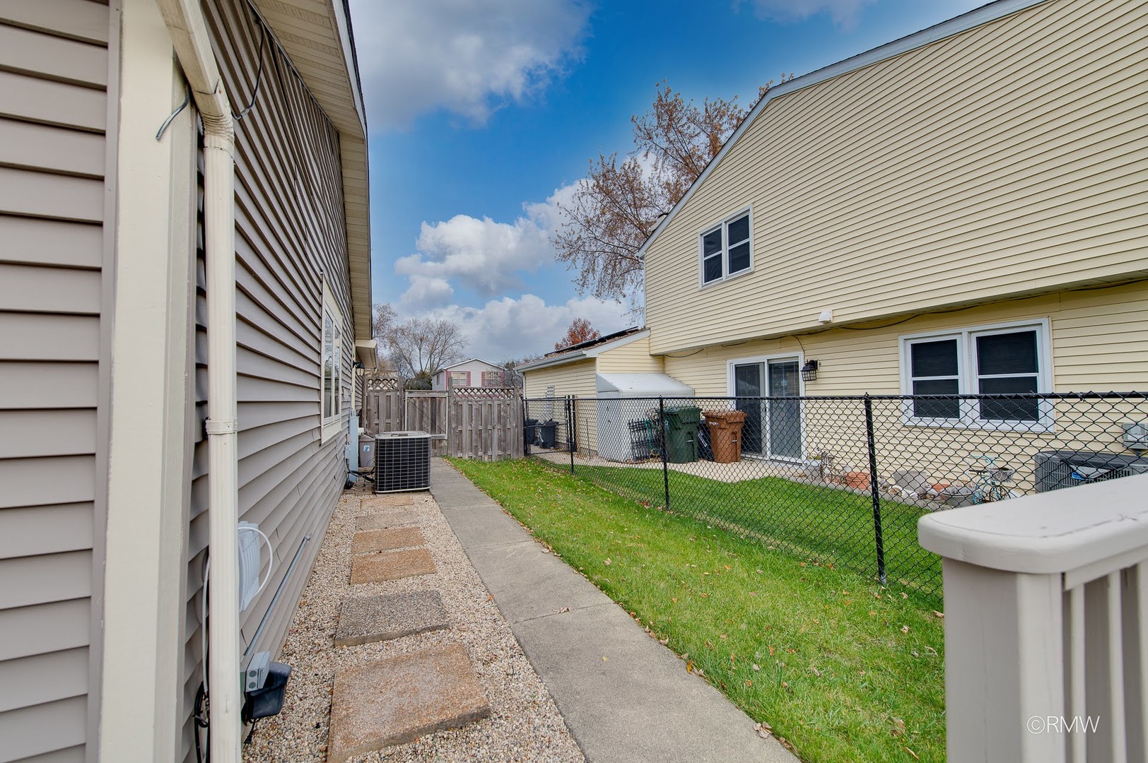 23 Hesterman Drive, Glendale Heights, IL 60139