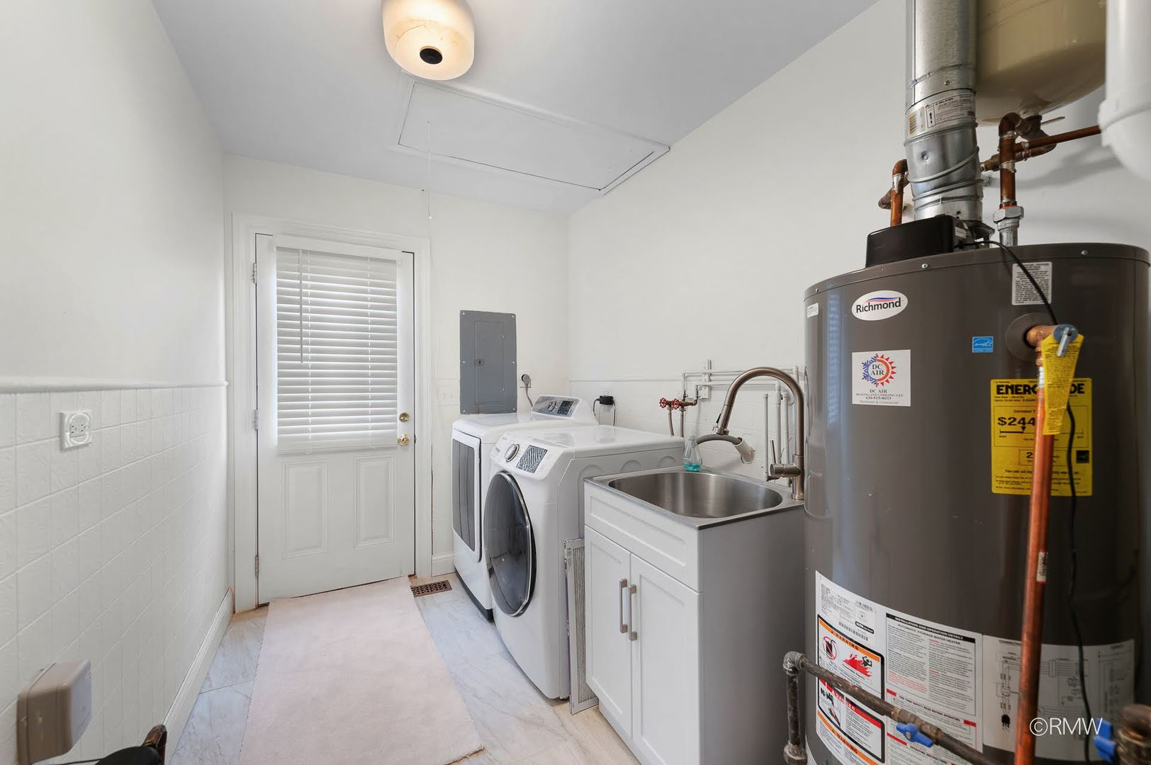 23 Hesterman Drive, Glendale Heights, IL 60139