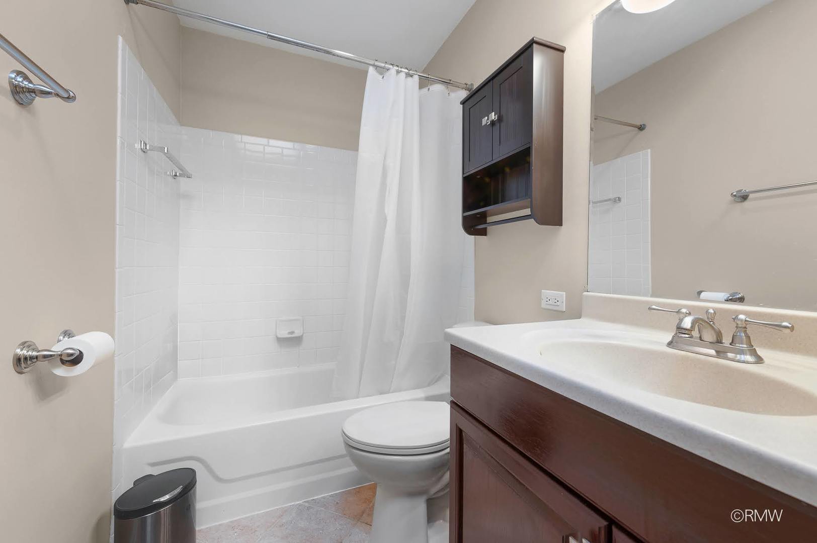 23 Hesterman Drive, Glendale Heights, IL 60139