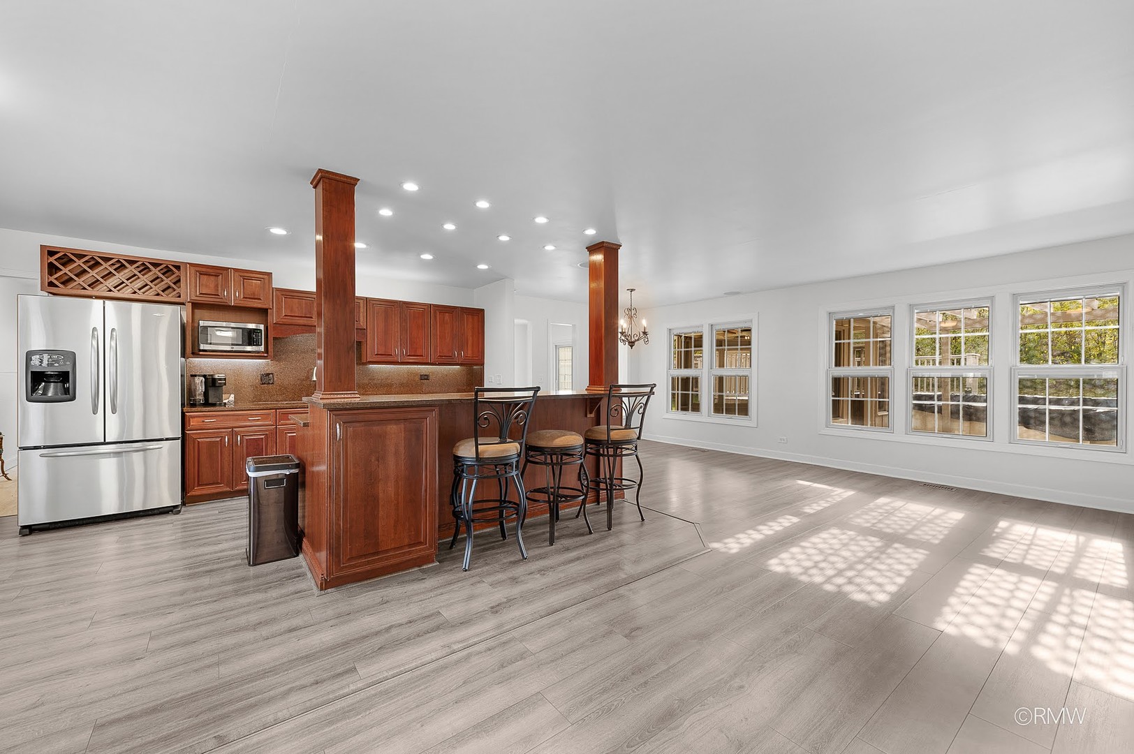 23 Hesterman Drive, Glendale Heights, IL 60139