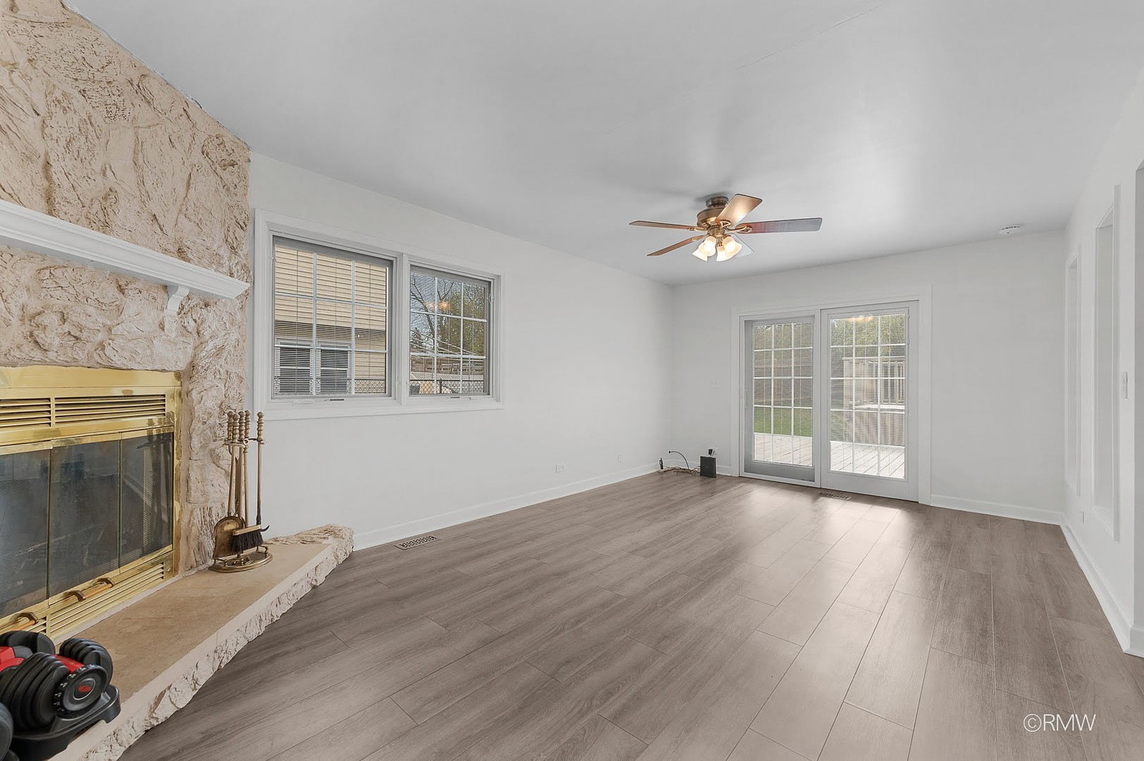 23 Hesterman Drive, Glendale Heights, IL 60139