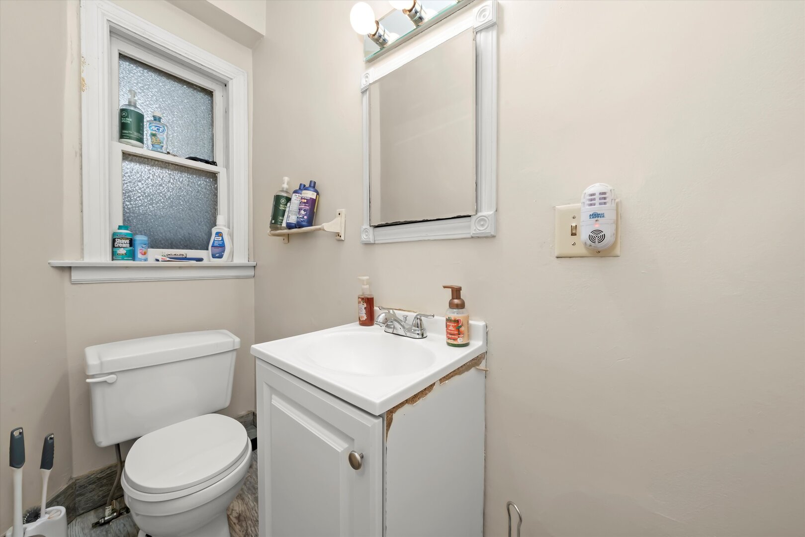 11400 S Champlain Avenue, Chicago, IL 60628