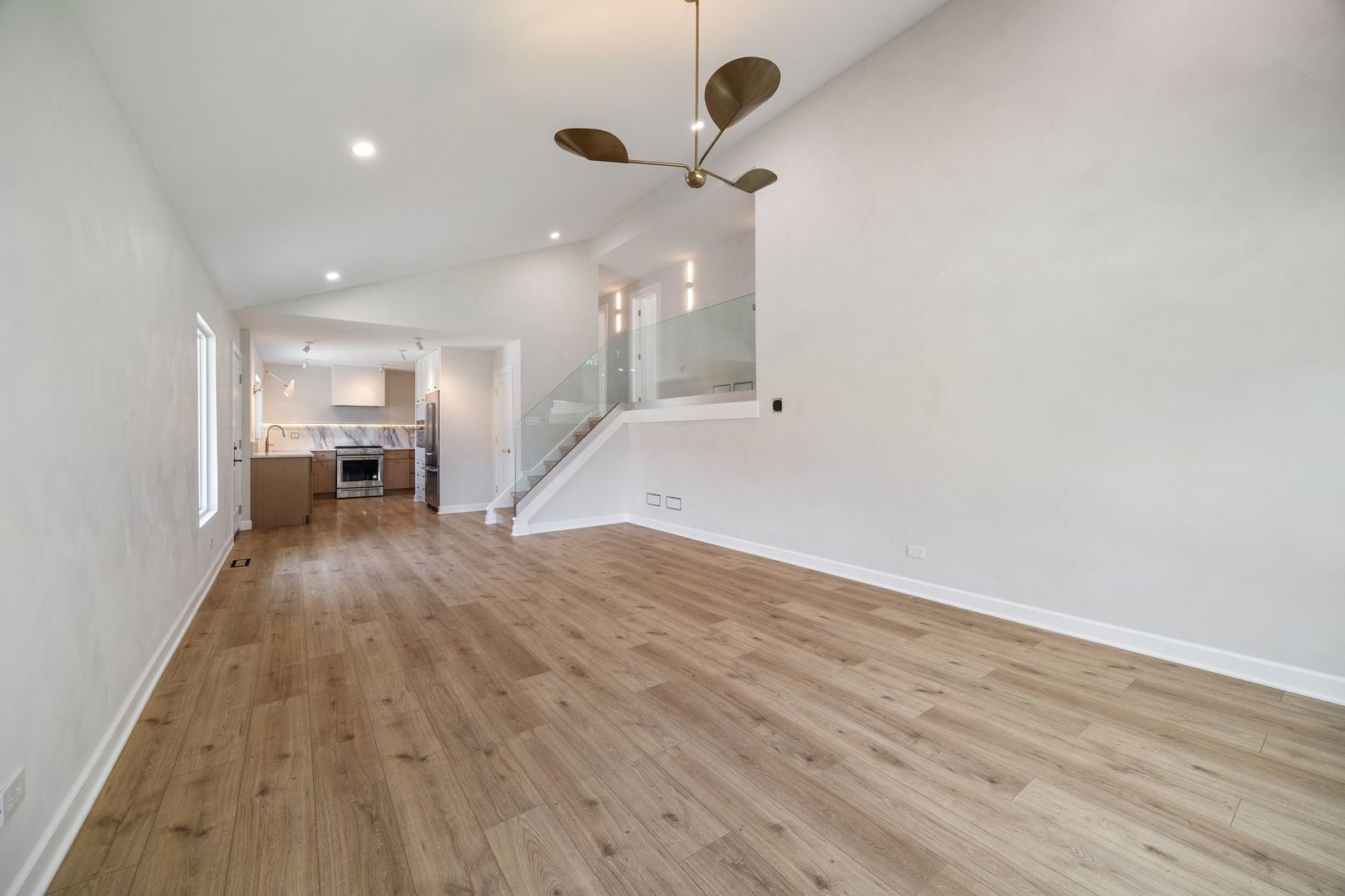 1025 N KNIGHT Avenue, Park Ridge, IL 60068