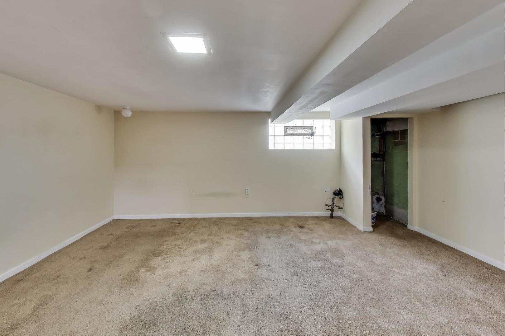 8613 S Ingleside Avenue, Chicago, IL 60619