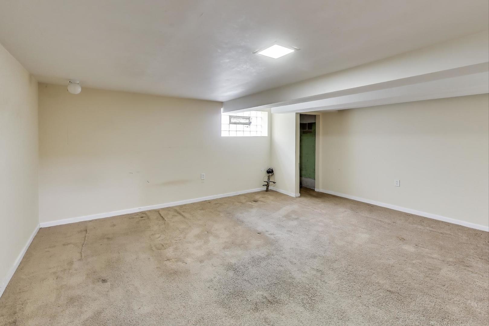 8613 S Ingleside Avenue, Chicago, IL 60619