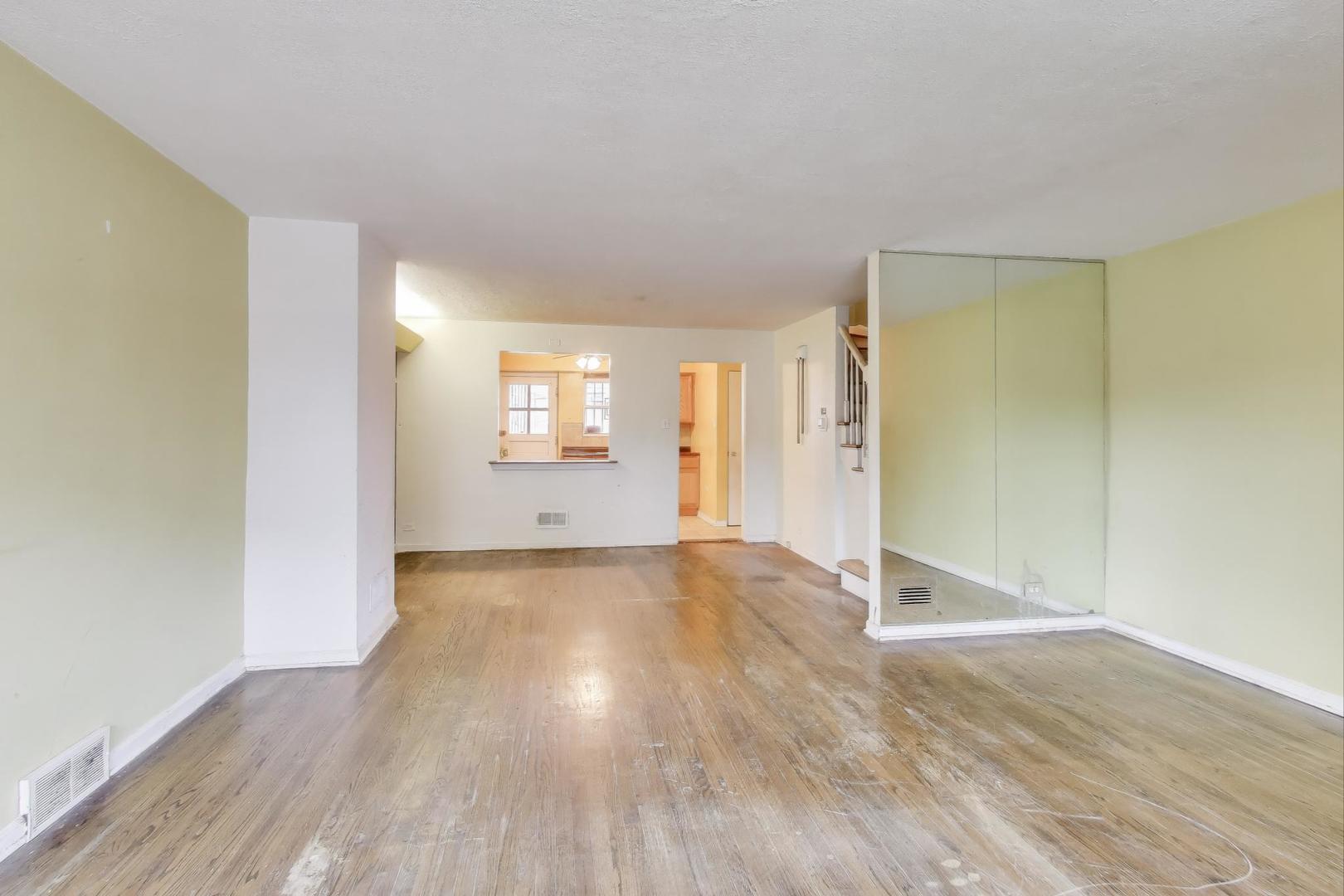 8613 S Ingleside Avenue, Chicago, IL 60619