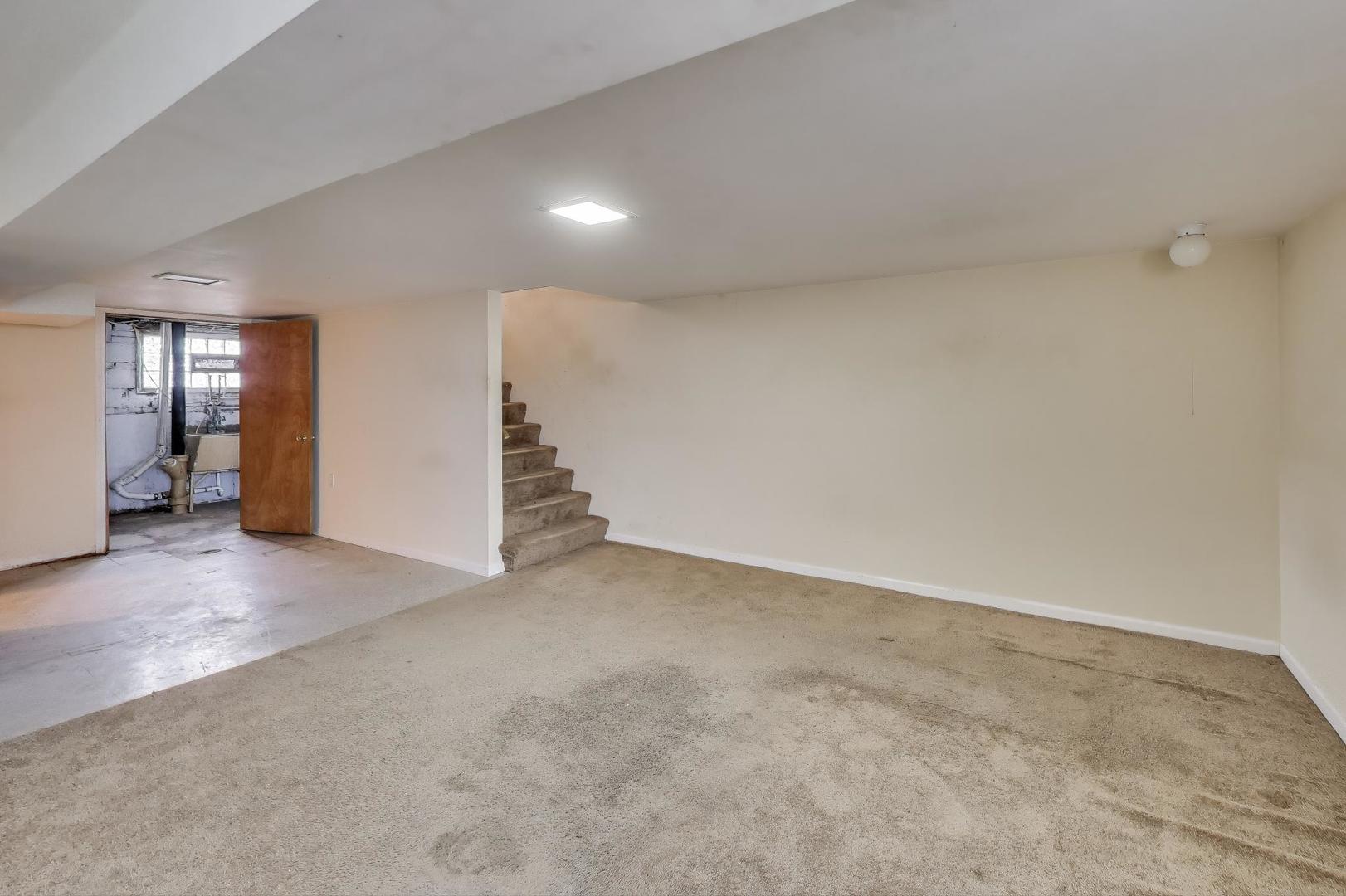 8613 S Ingleside Avenue, Chicago, IL 60619