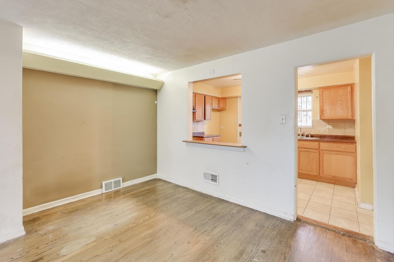 8613 S Ingleside Avenue, Chicago, IL 60619