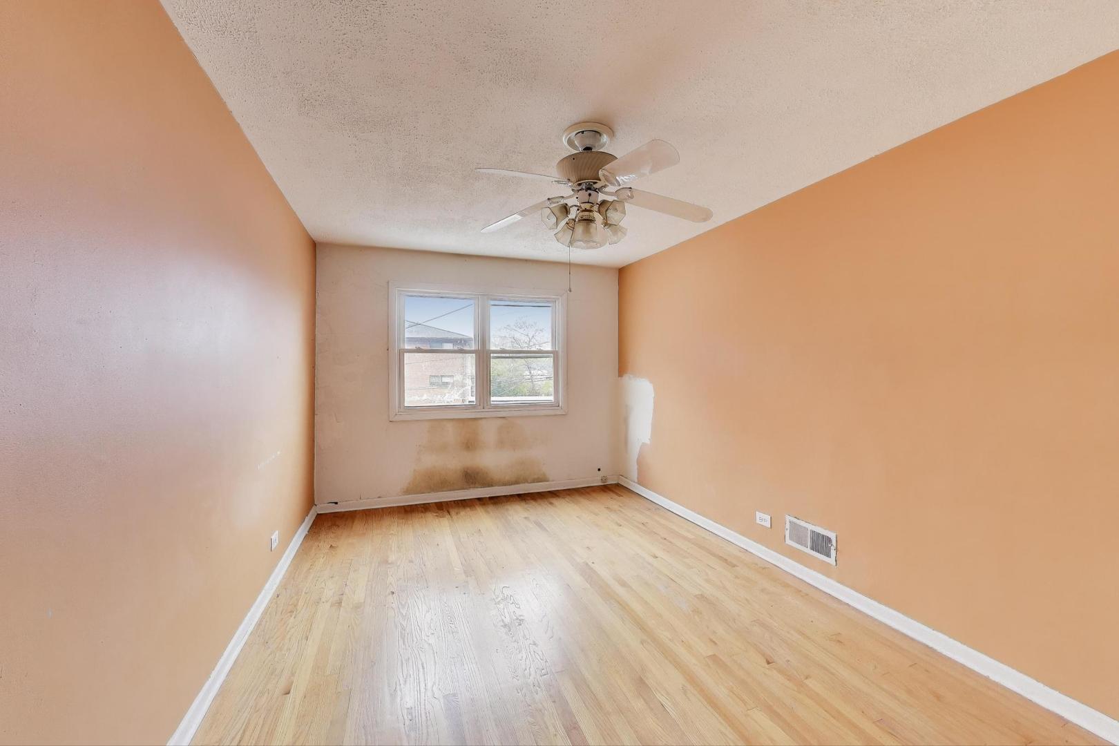 8613 S Ingleside Avenue, Chicago, IL 60619