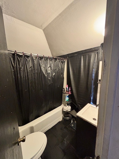 2115 S 22nd Avenue, Broadview, IL 60155