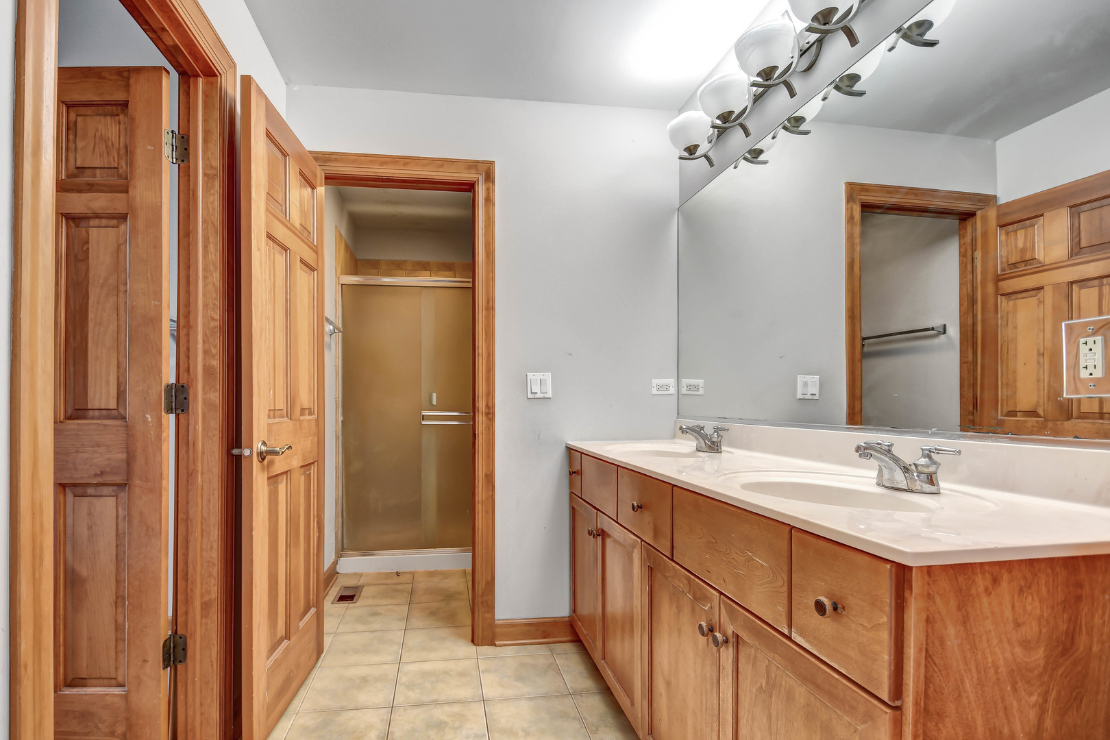 1S174 Addison Avenue, Lombard, IL 60148