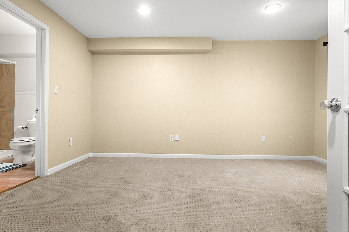 1005 Perry Lane, Normal, IL 61761