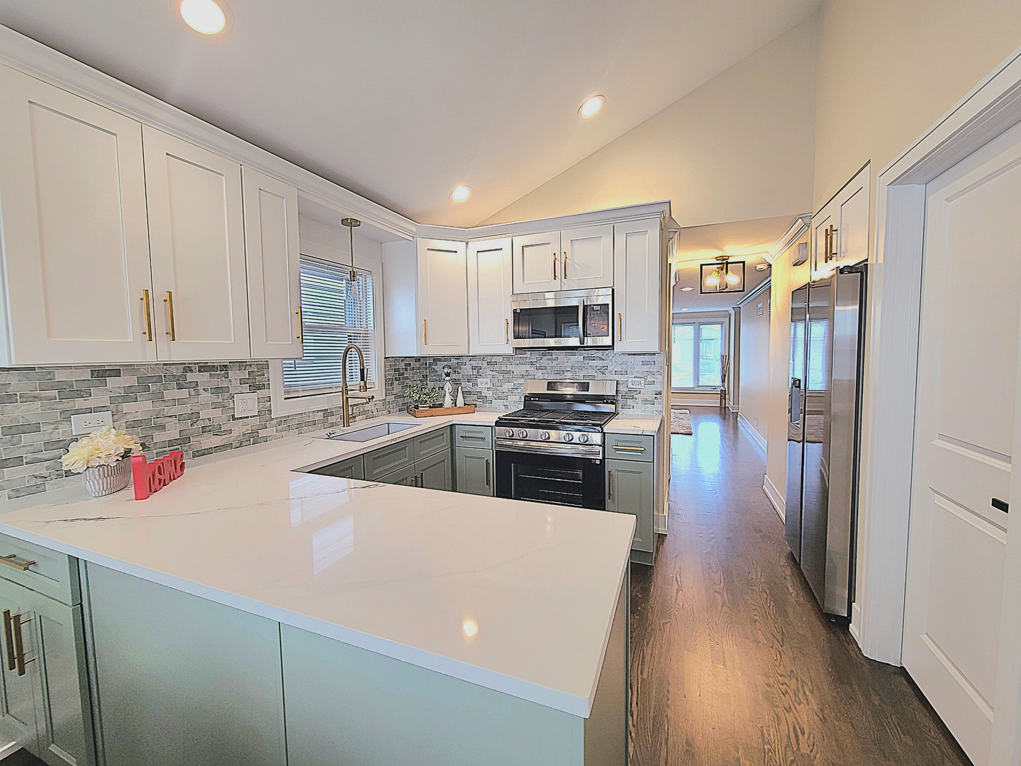 6129 S Parkside Avenue, Chicago, IL 60638