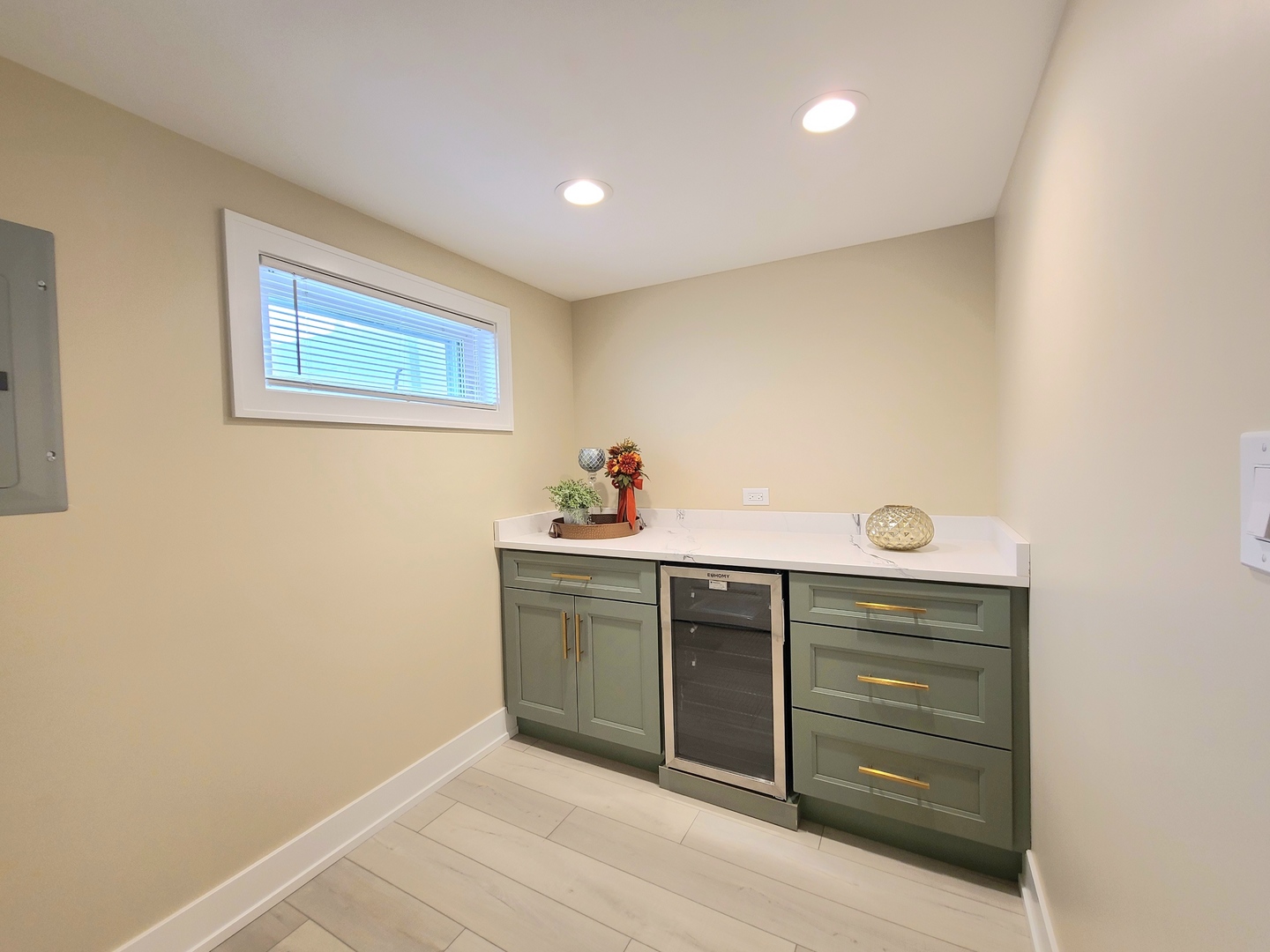 6129 S Parkside Avenue, Chicago, IL 60638