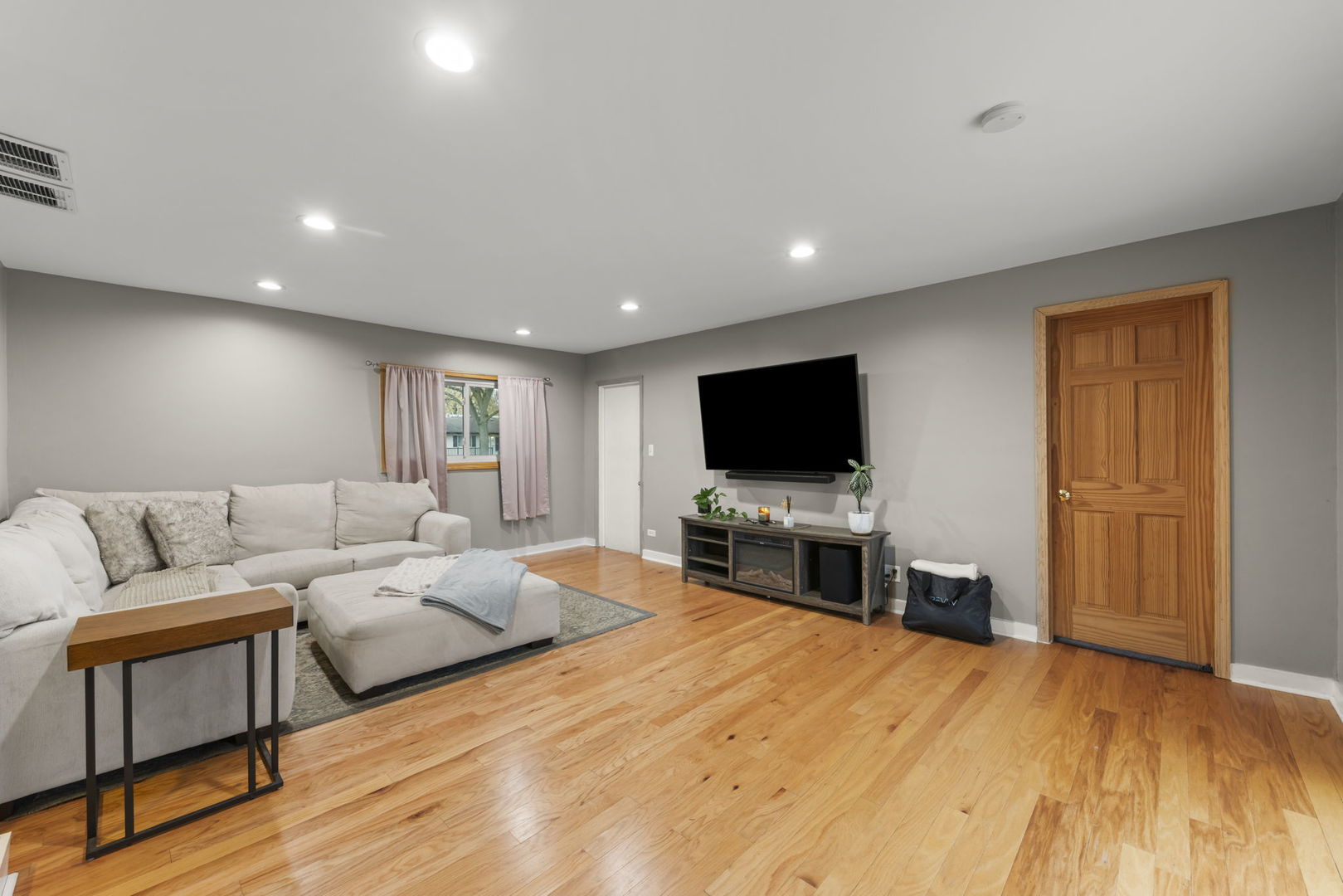 6017 Birmingham Street, Chicago Ridge, IL 60415