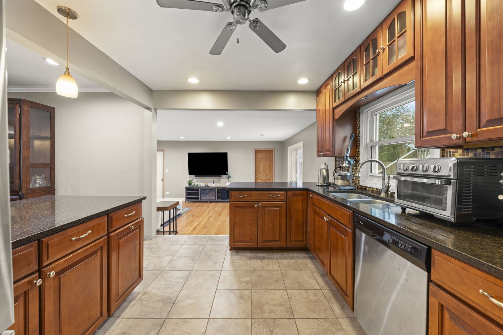 6017 Birmingham Street, Chicago Ridge, IL 60415