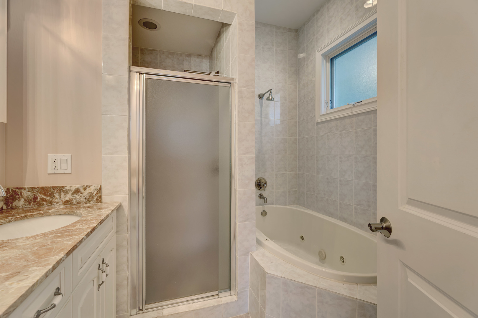 938 N Washtenaw Avenue, Chicago, IL 60622