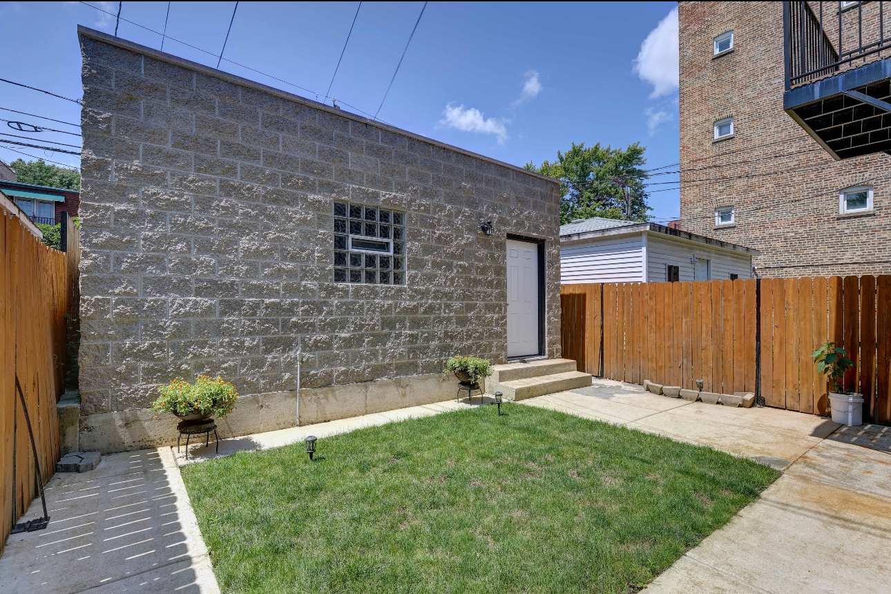 938 N Washtenaw Avenue, Chicago, IL 60622