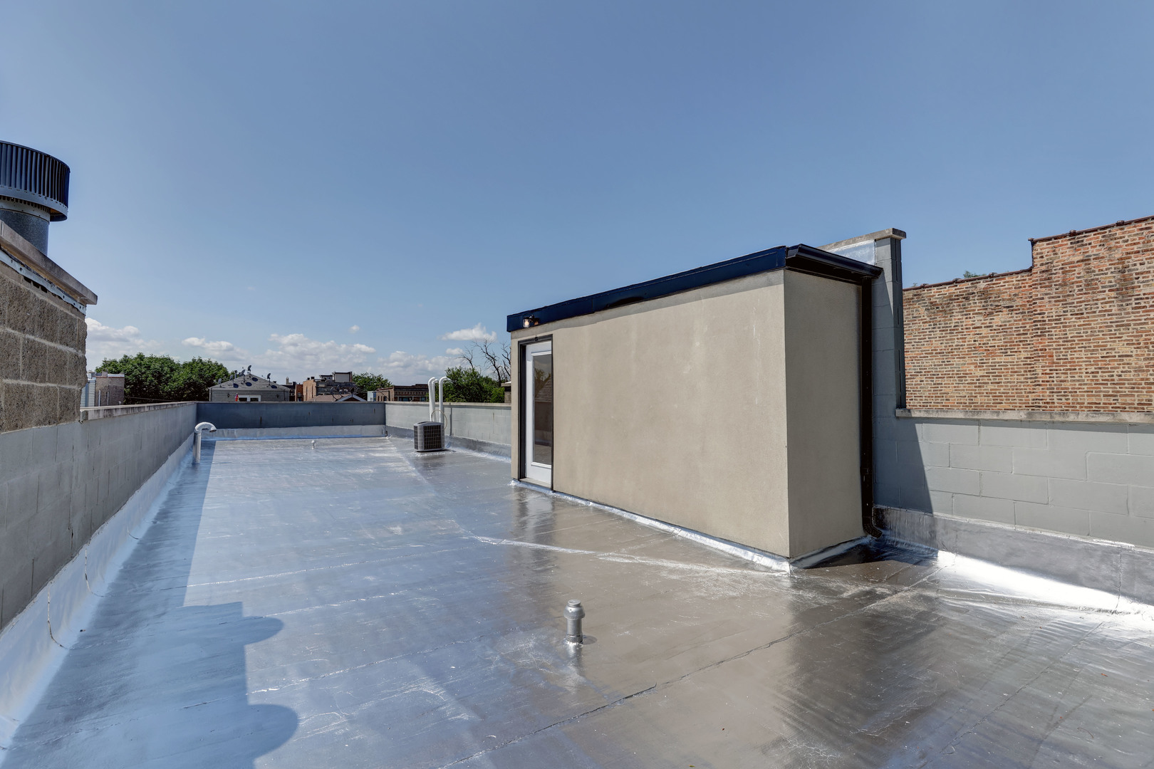 938 N Washtenaw Avenue, Chicago, IL 60622