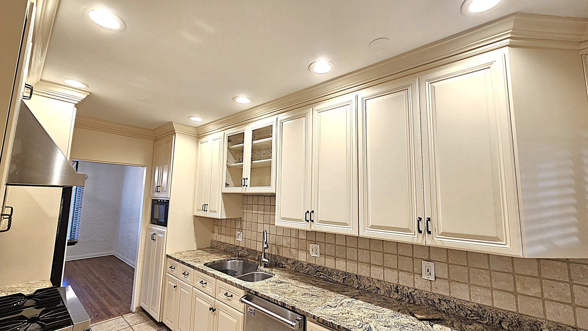 410 N Raynor Avenue #1W, Joliet, IL 60435