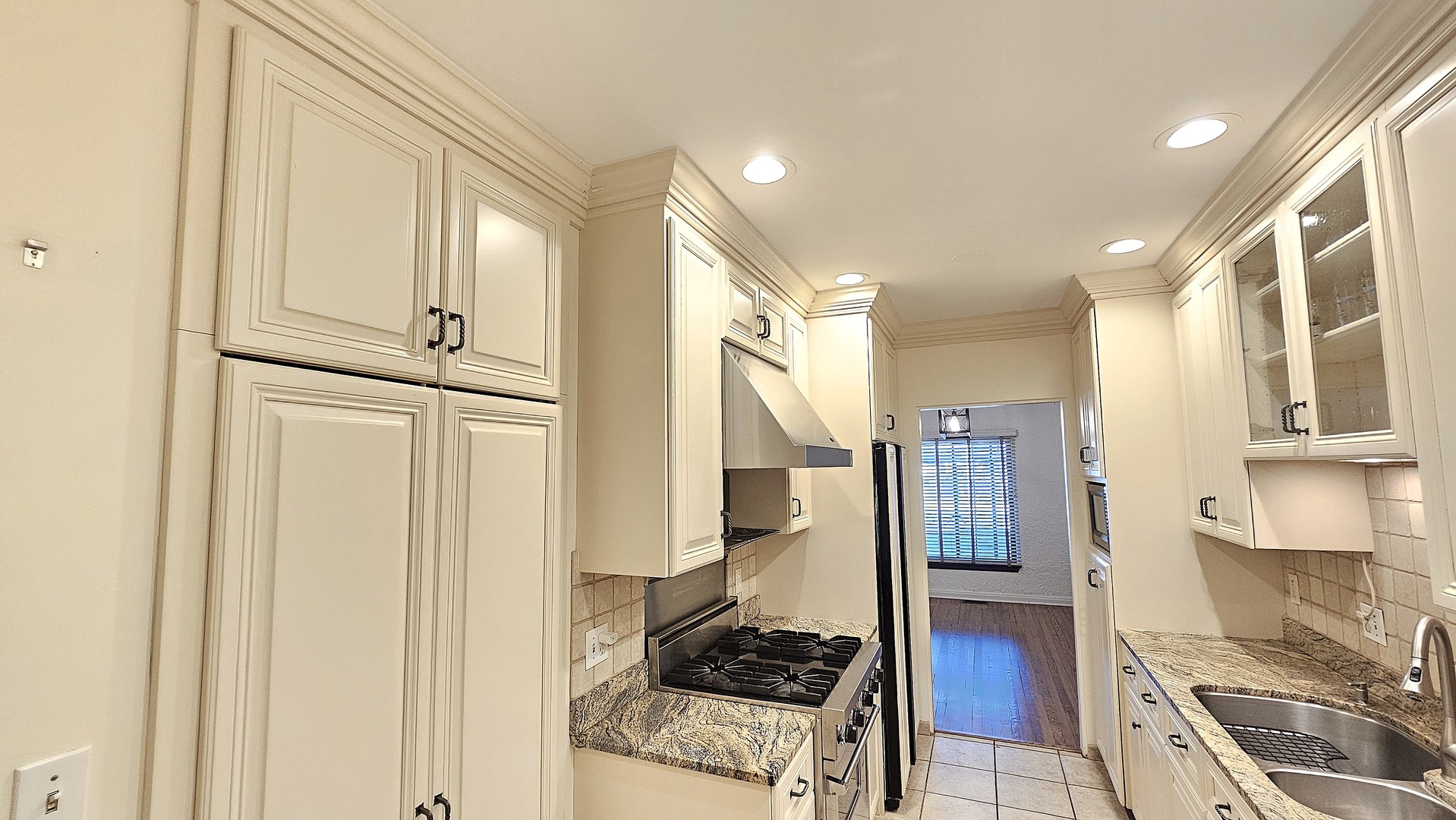 410 N Raynor Avenue #1W, Joliet, IL 60435