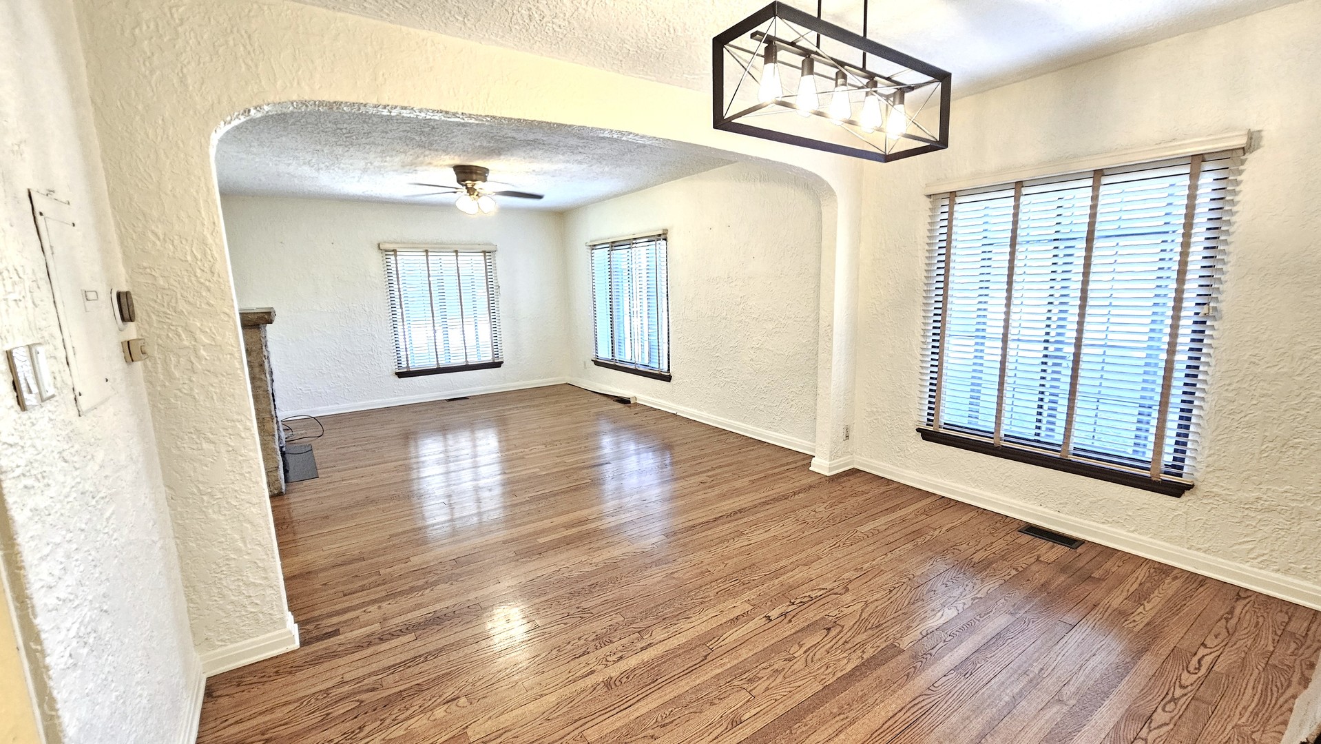 410 N Raynor Avenue #1W, Joliet, IL 60435