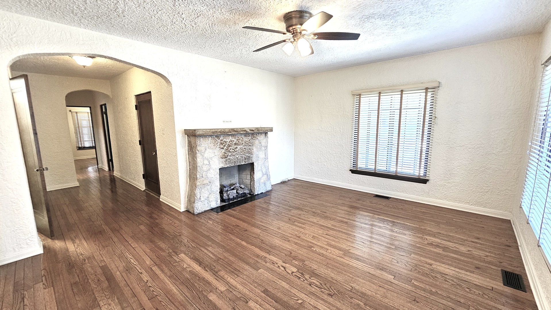 410 N Raynor Avenue #1W, Joliet, IL 60435