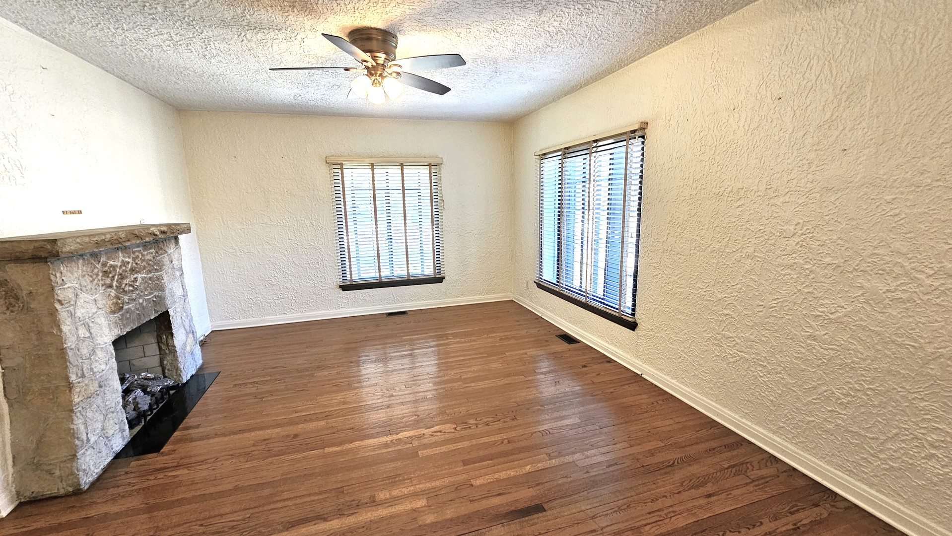 410 N Raynor Avenue #1W, Joliet, IL 60435