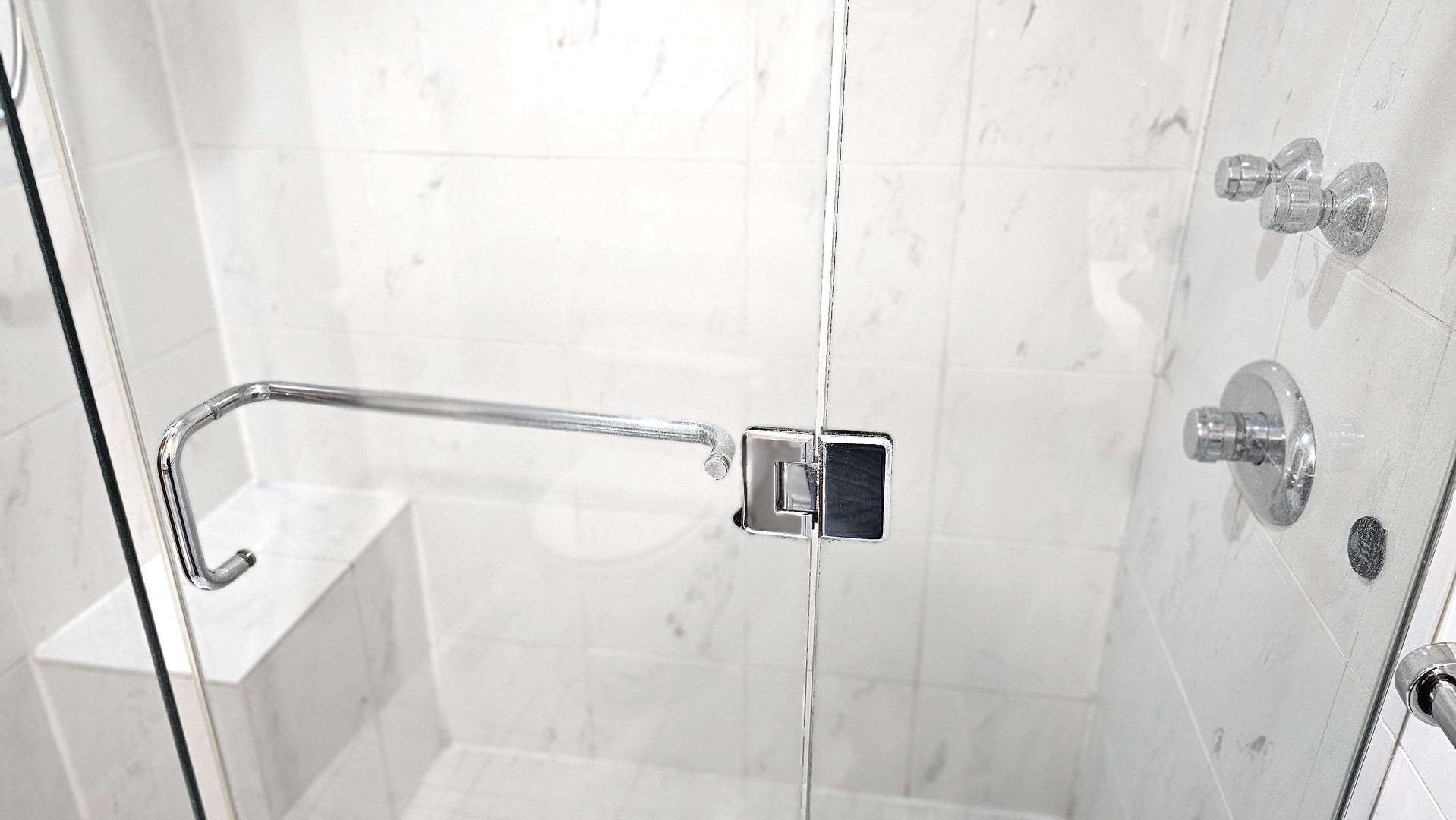 410 N Raynor Avenue #1W, Joliet, IL 60435