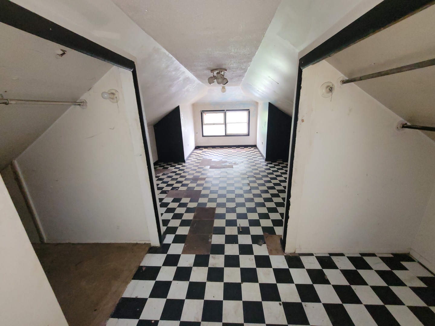 2221 Home Avenue, Berwyn, IL 60402