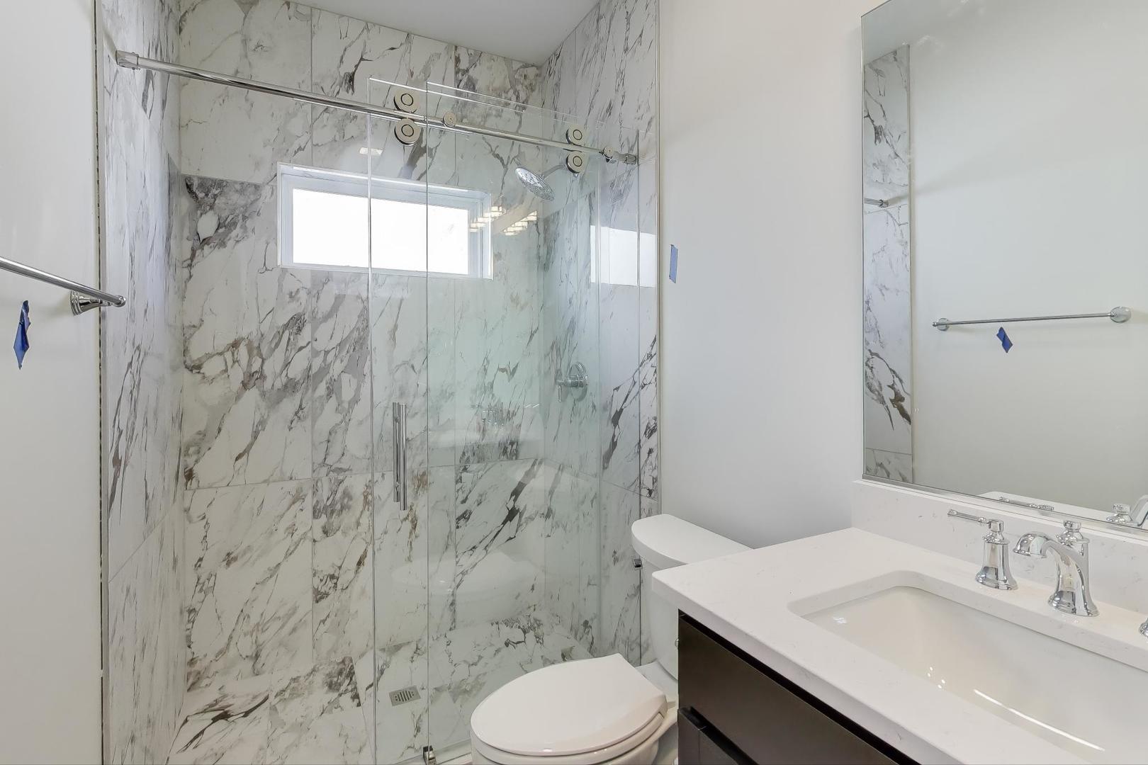 898 N Quentin Road, Palatine, IL 60067