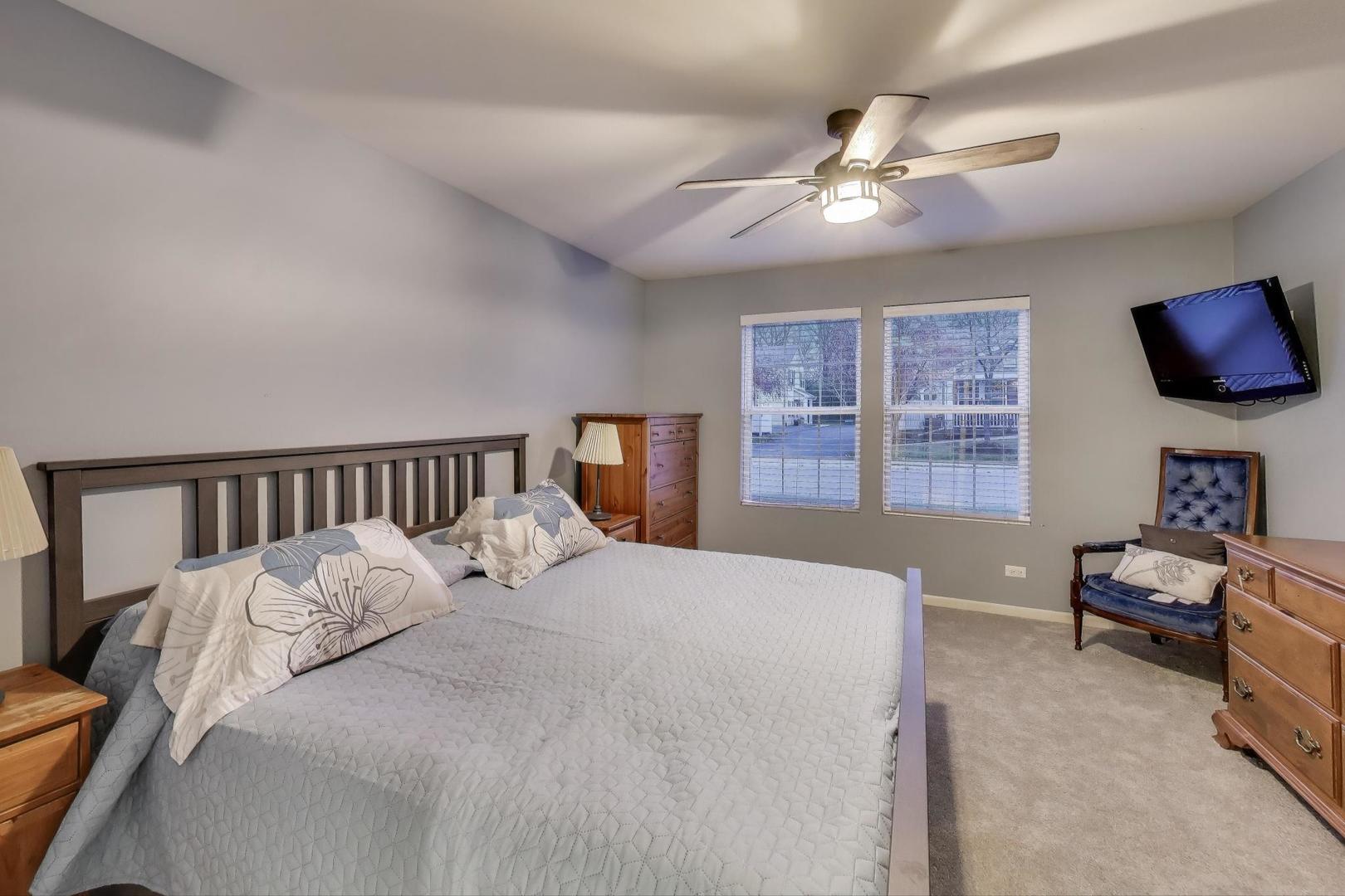 104 Waterbury Circle #0, Oswego, IL 60543