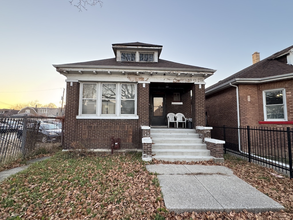 5826 S Artesian Avenue, Chicago, IL 60629