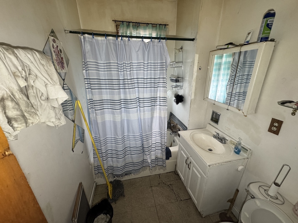 5826 S Artesian Avenue, Chicago, IL 60629