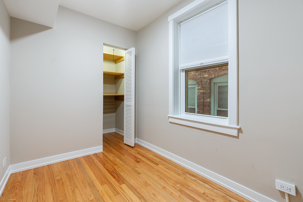 2432 W Carmen Avenue #1, Chicago, IL 60625