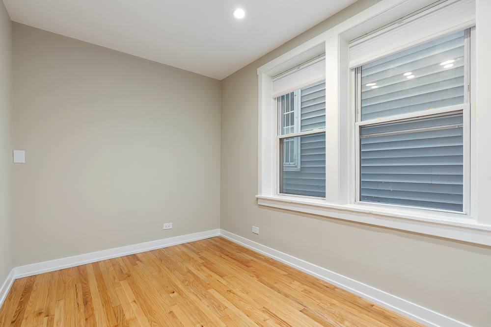 2432 W Carmen Avenue #1, Chicago, IL 60625