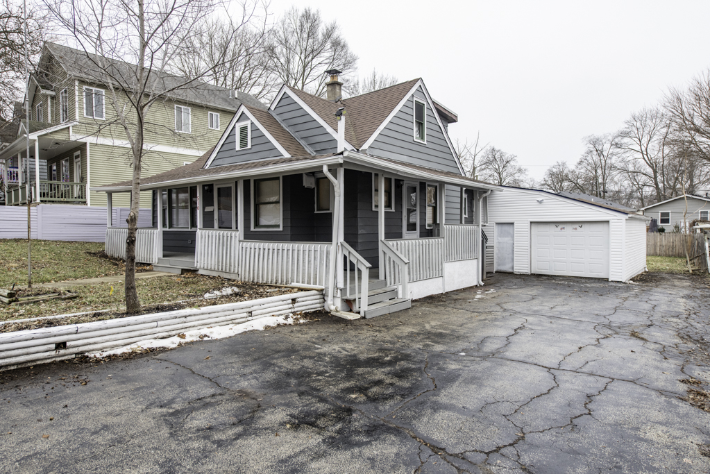 510 Forest Glen Drive, Round Lake Park, IL 60073