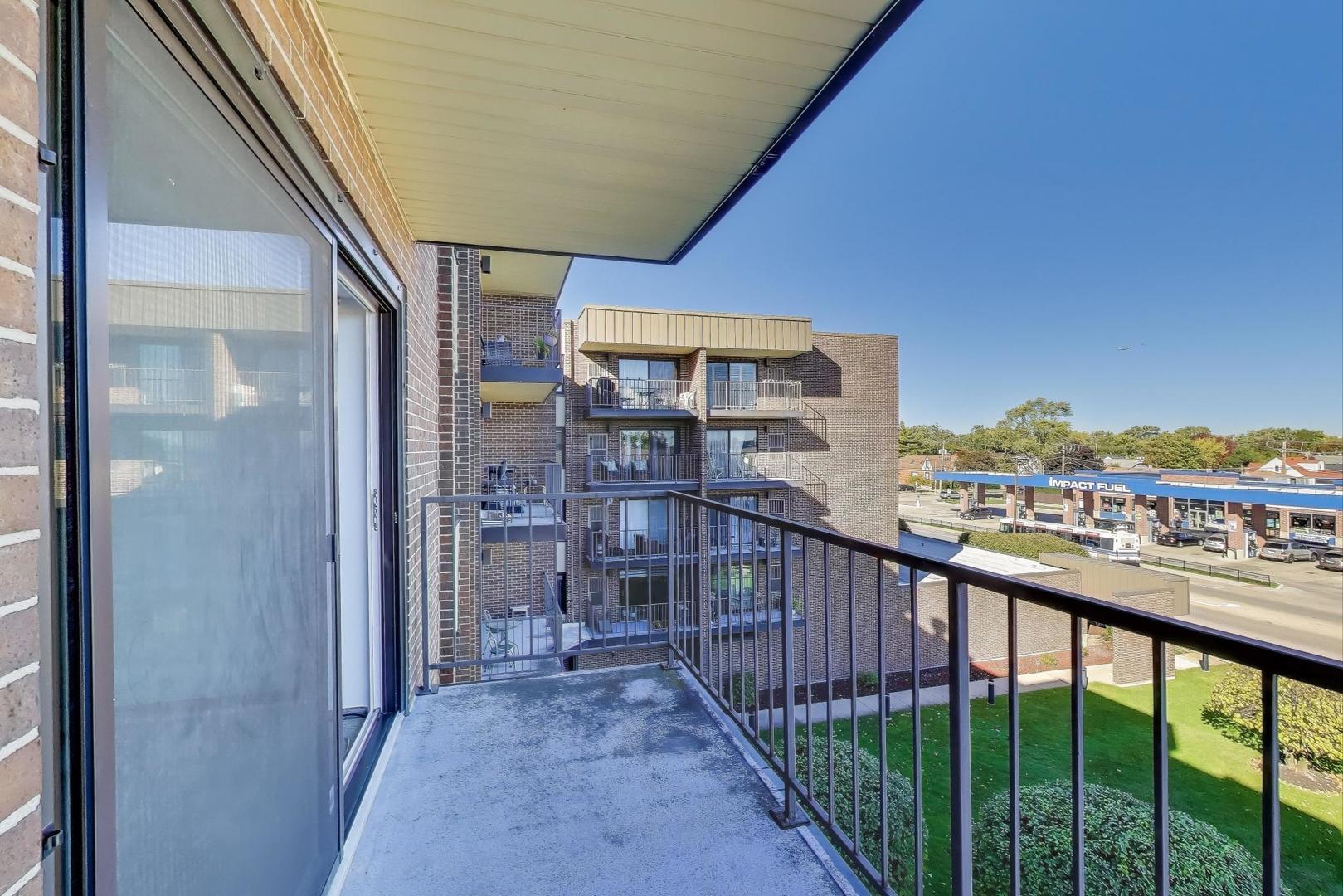 7707 W Irving Park Road #303, Chicago, IL 60634