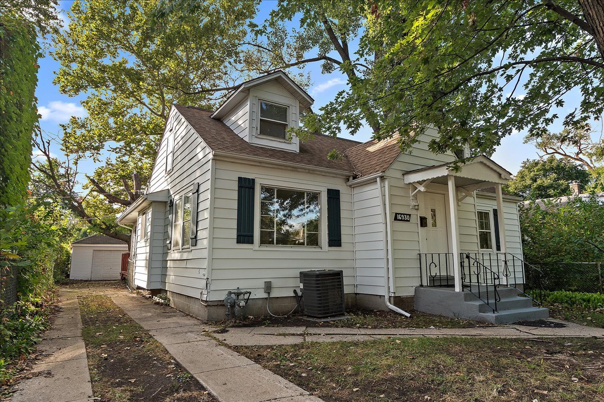 16930 Winchester Avenue, Hazel Crest, IL 60429