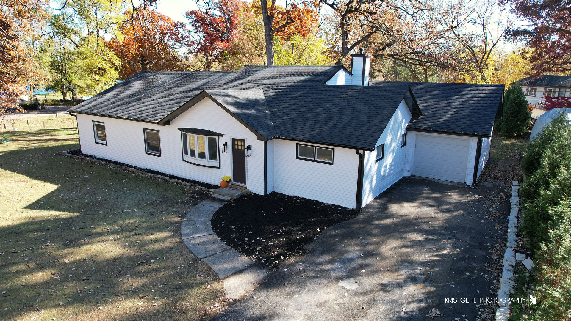 18653 W Willow Point Drive, Grayslake, IL 60030