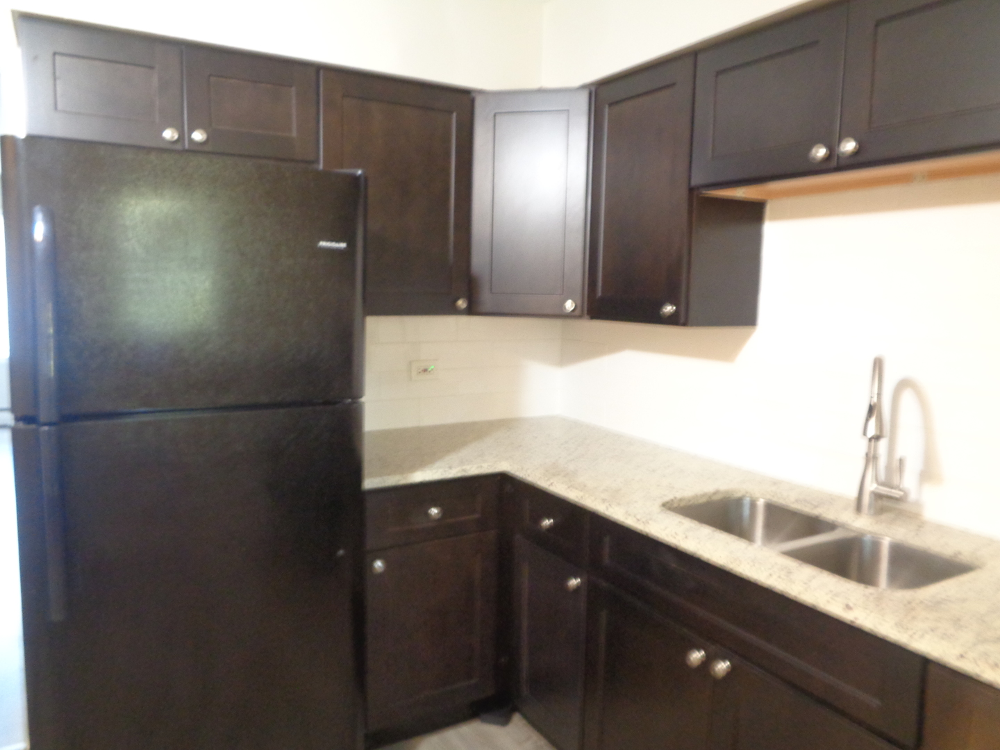 1340 N main Street #A12, Wheaton, IL 60187