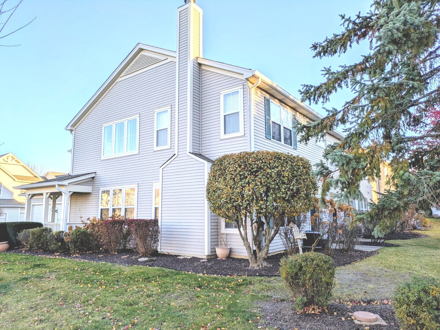 2927 Falling Waters Lane, Lindenhurst, IL 60046