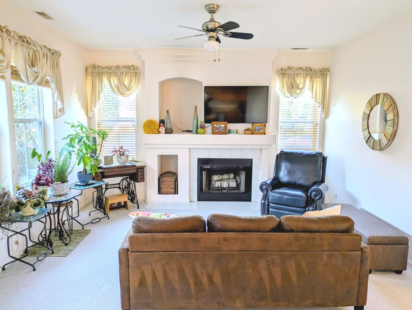 2927 Falling Waters Lane, Lindenhurst, IL 60046