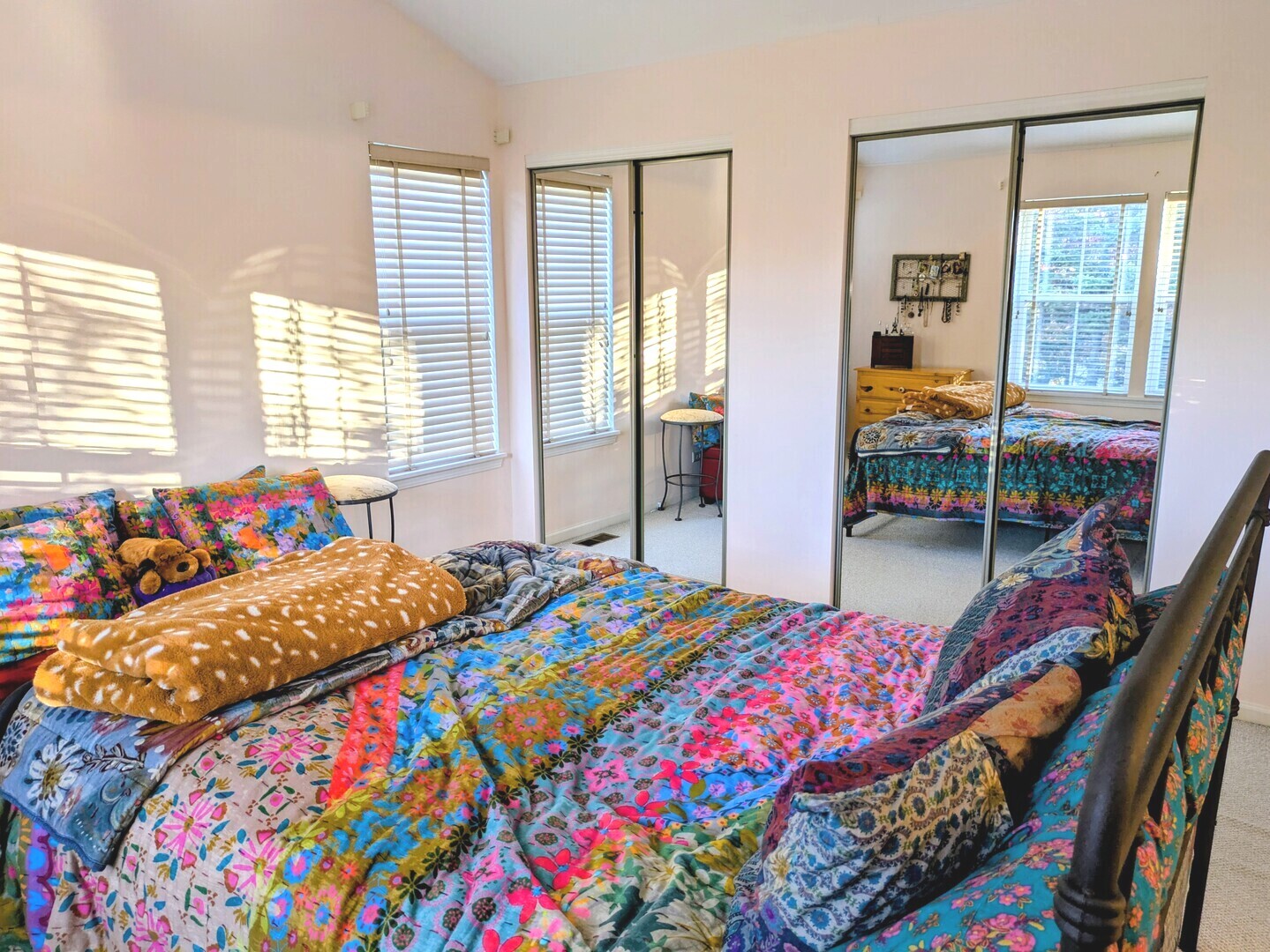 2927 Falling Waters Lane, Lindenhurst, IL 60046