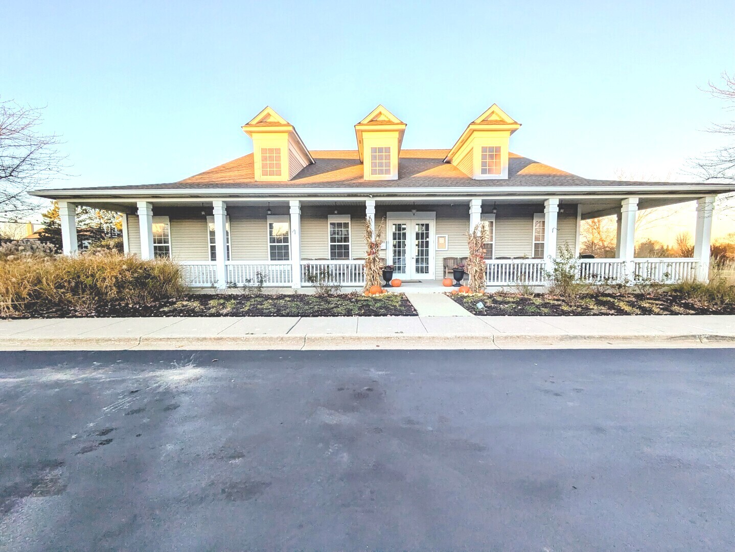 2927 Falling Waters Lane, Lindenhurst, IL 60046