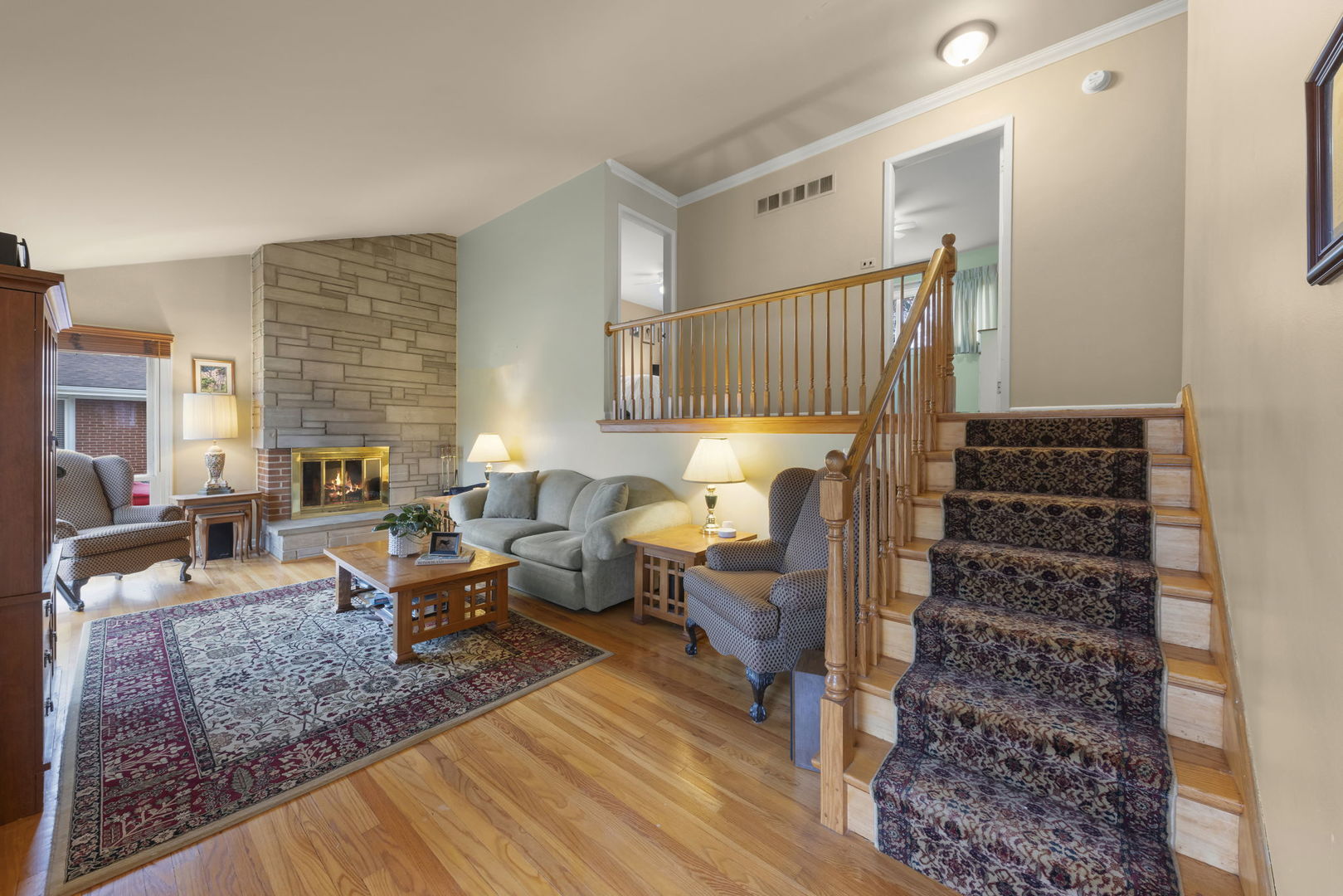 402 E Huntington Lane, Elmhurst, IL 60126