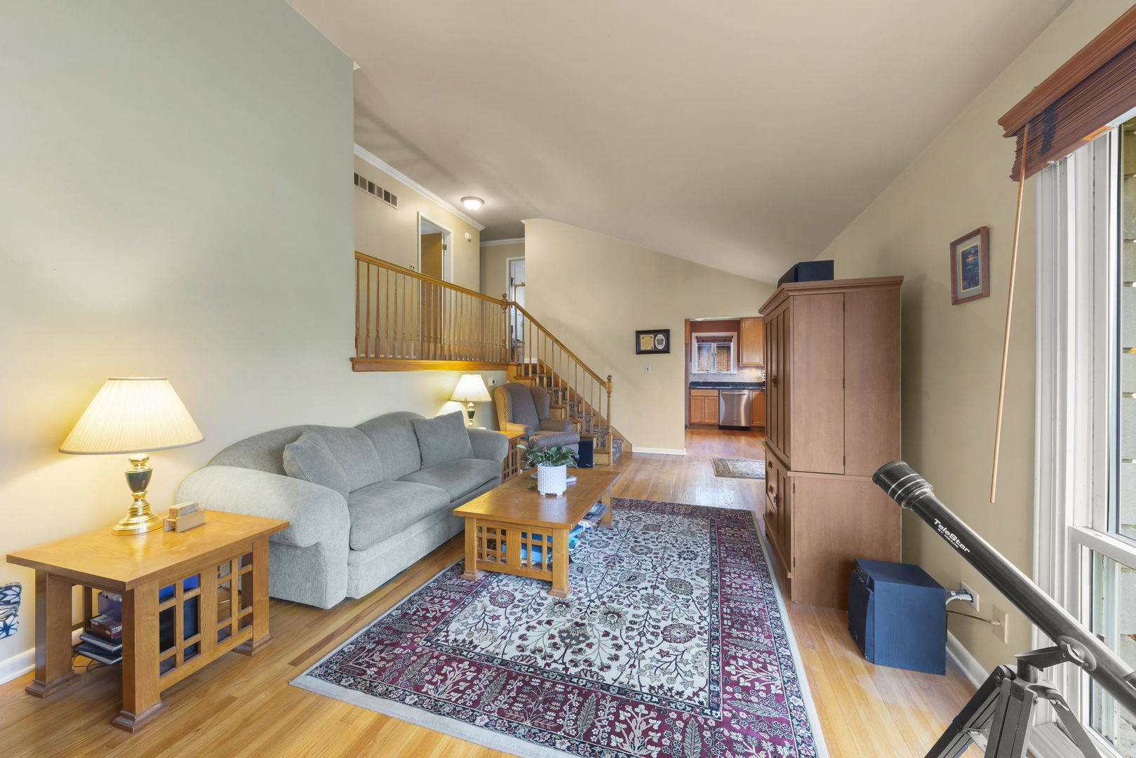 402 E Huntington Lane, Elmhurst, IL 60126