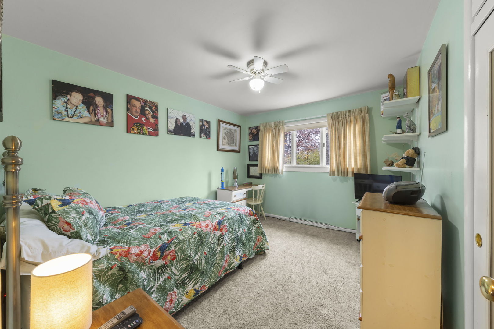 402 E Huntington Lane, Elmhurst, IL 60126