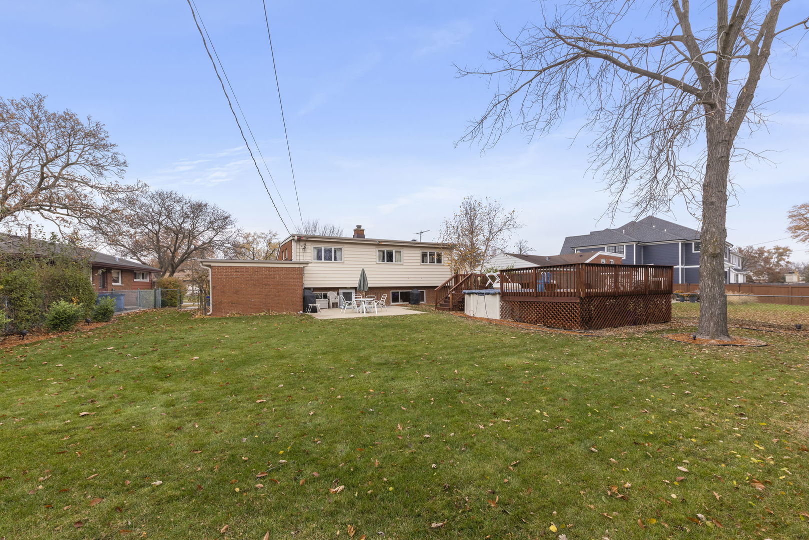 402 E Huntington Lane, Elmhurst, IL 60126