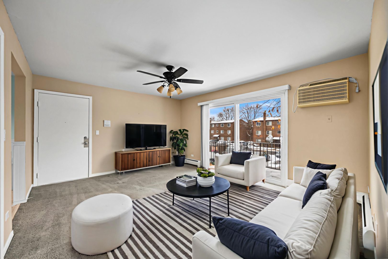 1313 N Baldwin Court #2C, Palatine, IL 60074